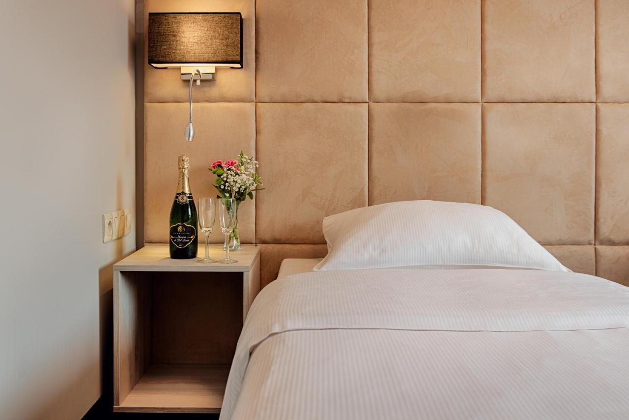 Citi Hotel'S Warszawa-Falenty Raszyn Esterno foto